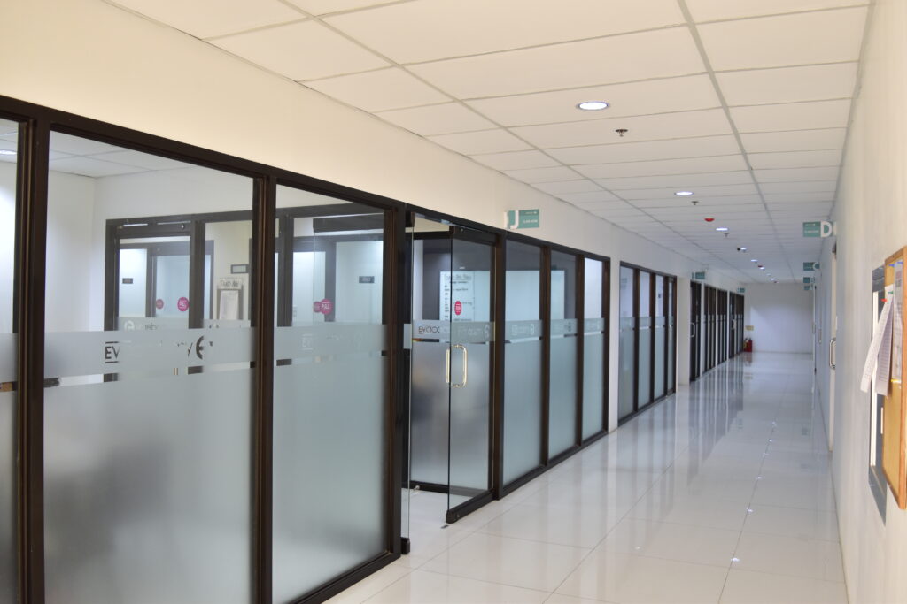 Classes room H أكاديمية EV الايلتس